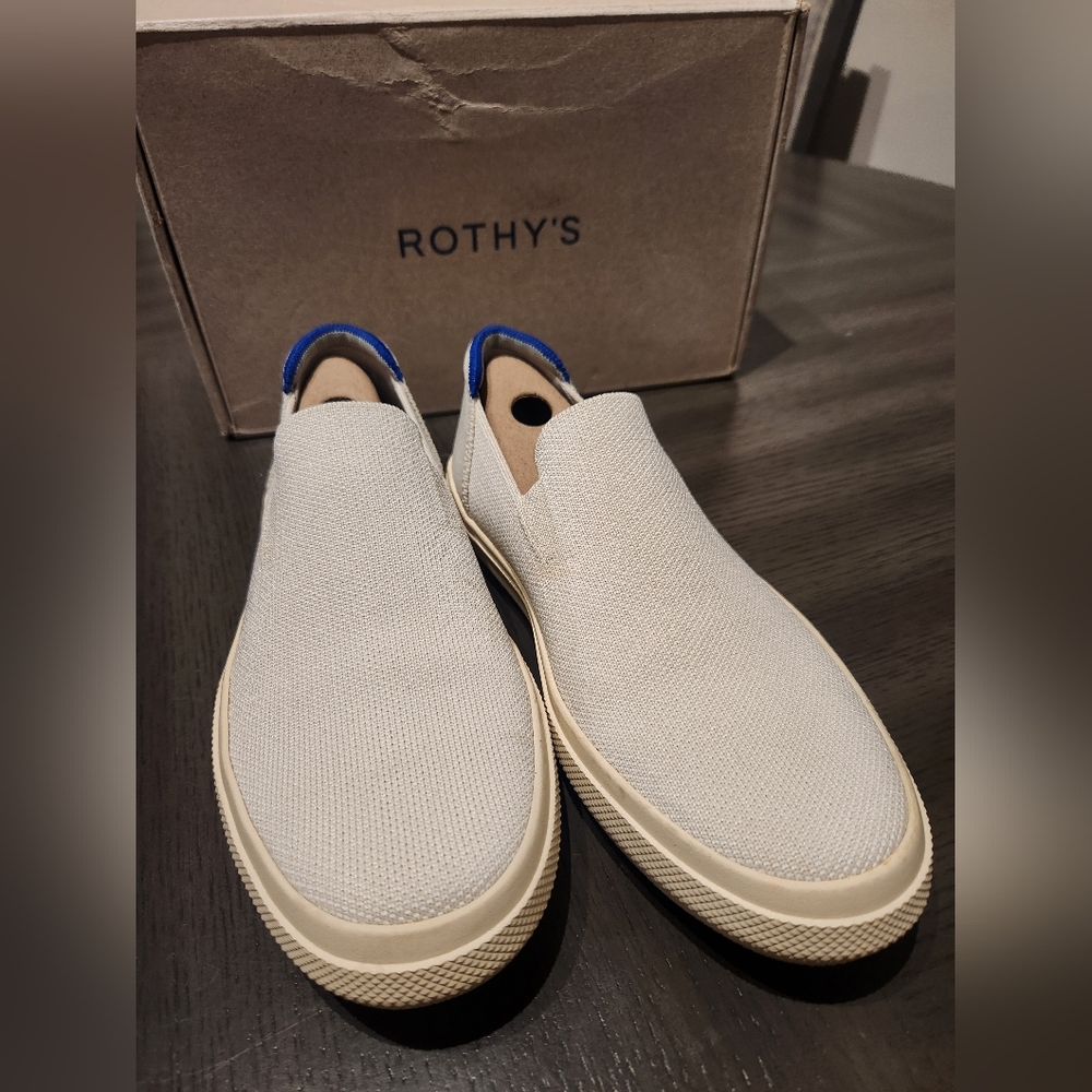 6.5 Slip on Rothy's sneakers white